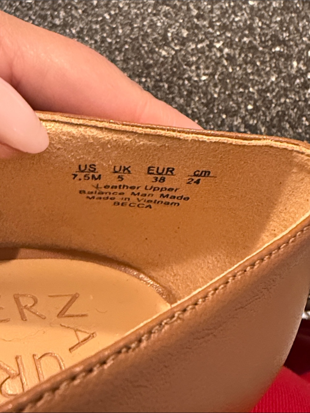 Like New Naturalizer Women's Brown Pointed-Toe Flats with Gold Chain - size 7.5 - Picture 2 of 6